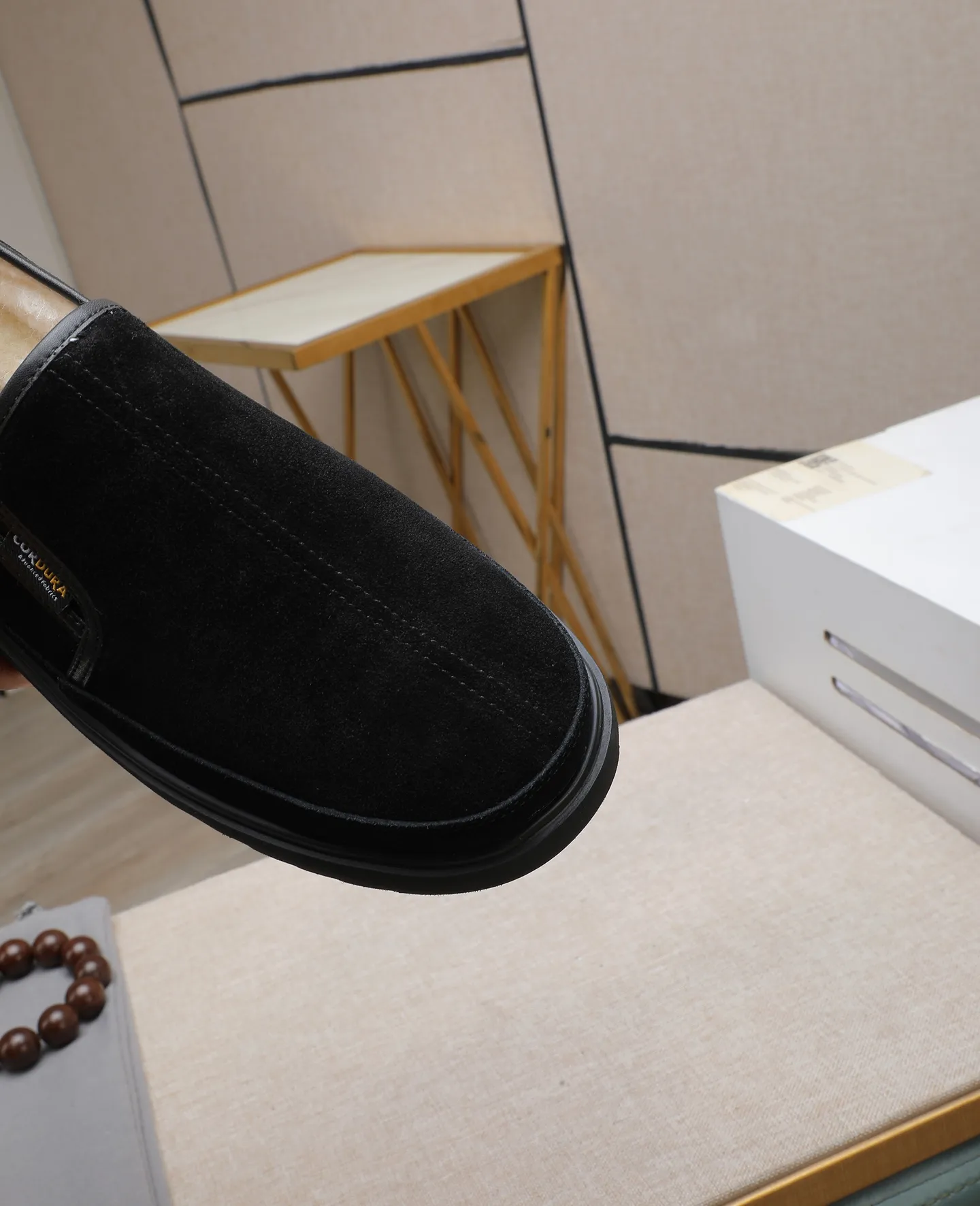 Men's men's shoes 💰560 (full genuine wool lining, 10% off for fake ones) Please note the quality of the original order and compare the thickness of the wool 🏮🏮 Popular UGG men's shoes from Australia's warm luxury brand, the official website is synchronized, Beckham men's style..., made of imported top-layer waxed cowhide, waxed toe box, Australian real wool velvet lining Carefully sewn...Imported rubber Martin boots outsole (comfortable, soft, wear-resistant) The quality is really great...Exquisite workmanship, you can't put it down at first sight, size 39-44 (38 45 custom-made)